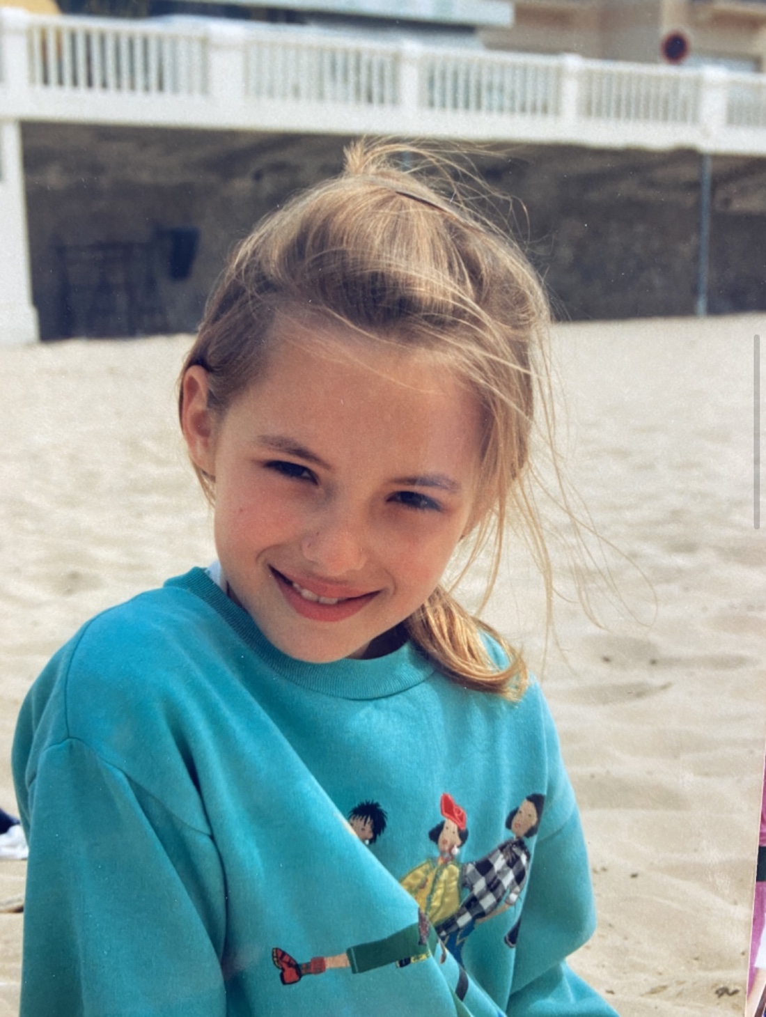 LA PHOTO D’ENFANCE DE LOUISE BOURGOIN thumbnail