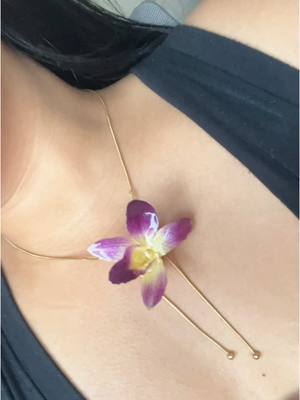 Soooo cuteee 💜✨ #orchid #flowerjewelry #orchidjewelry #acessorios #jewellery #สร้อยกล้วยไม้ #กล้วยไม้ #handmade 