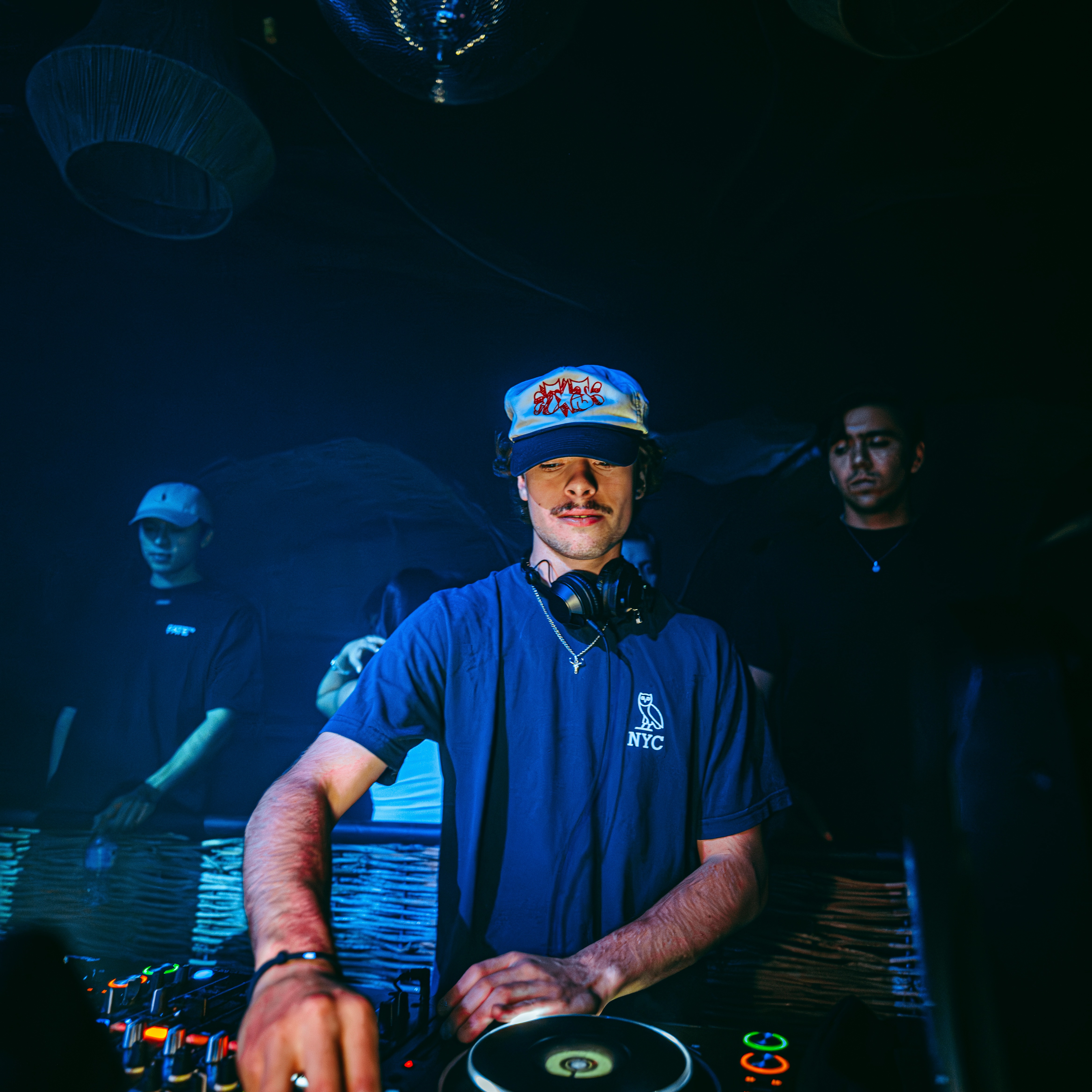 collabs & mgmnt thumbnail