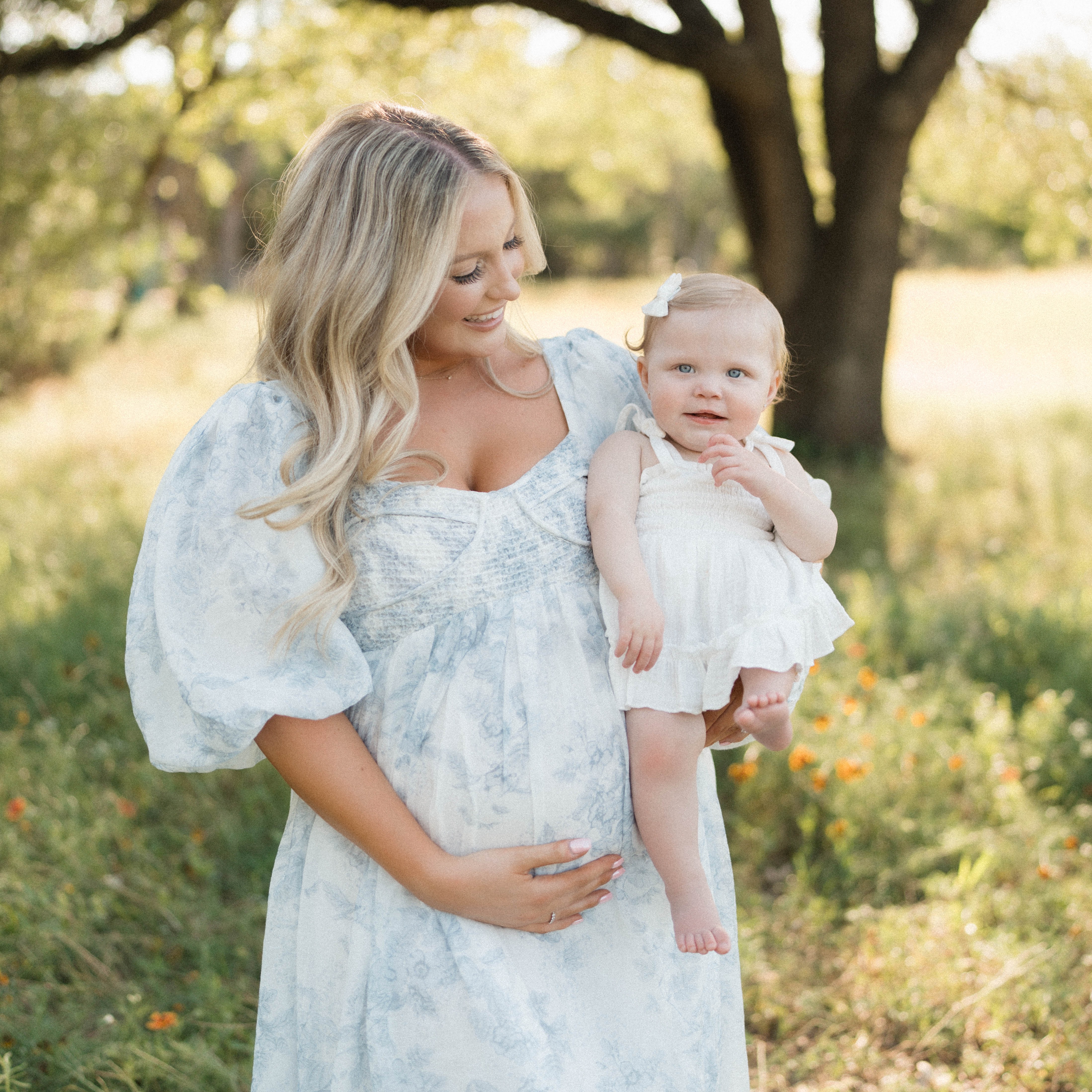 BOOK A FALL OUTDOOR SESSION thumbnail