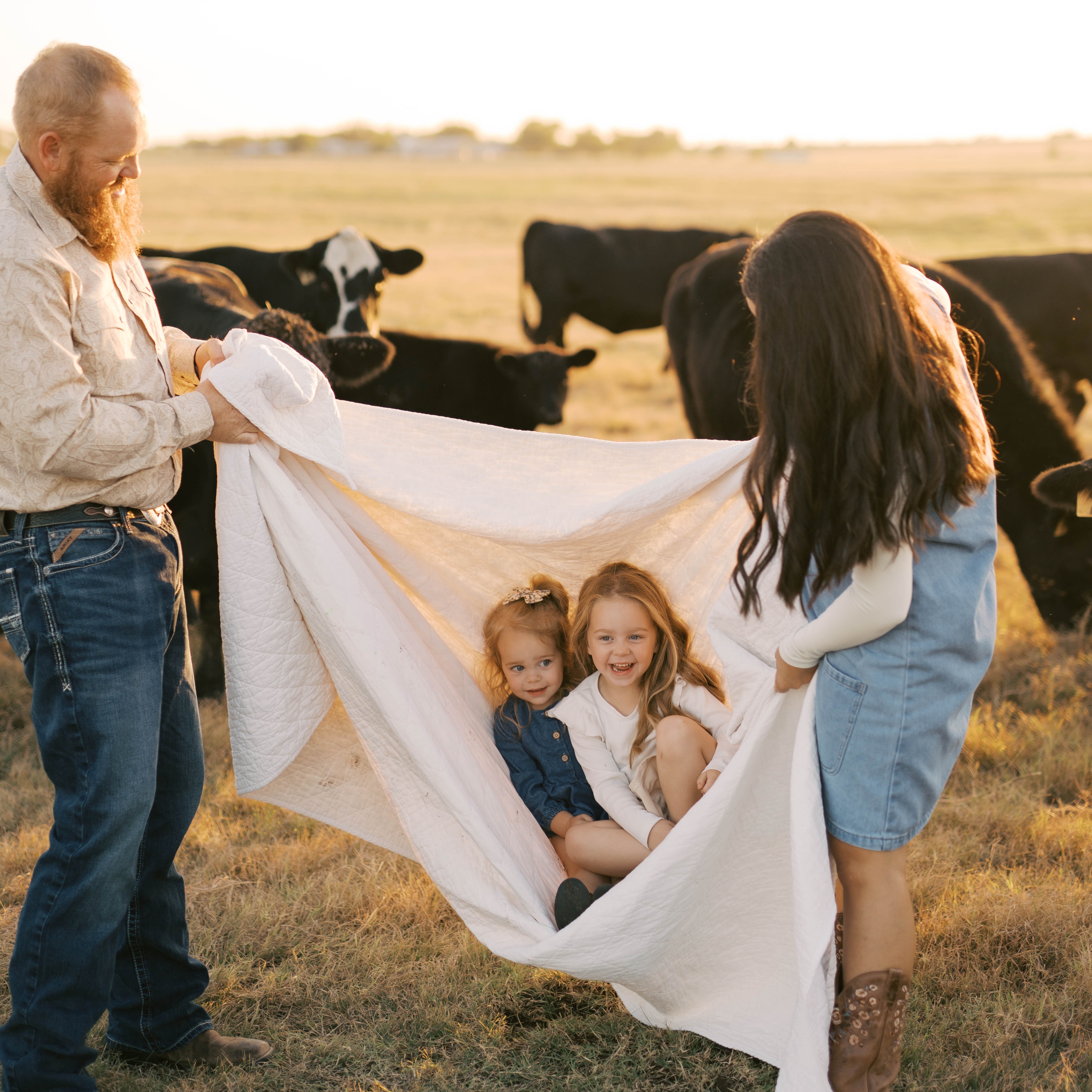 BOOK A FALL OUTDOOR SESSION thumbnail