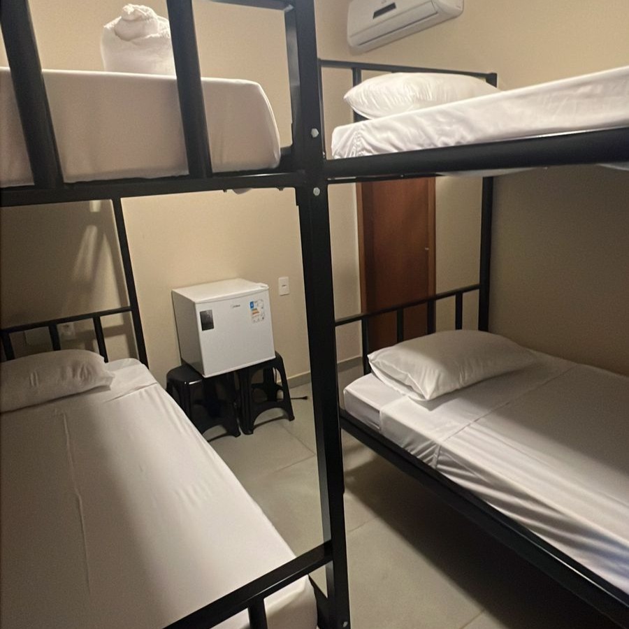 Quarto 8 para 4 pessoas s/TV thumbnail