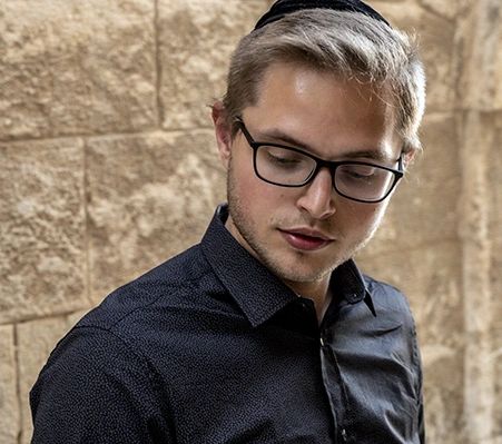 Daniel
.
.
.
.
#portraits 
#portait 
#oldcityjerusalem 
#photoshoot 
#dramatic 
#dramaticlook 
#elegant 
#intelligent 
#