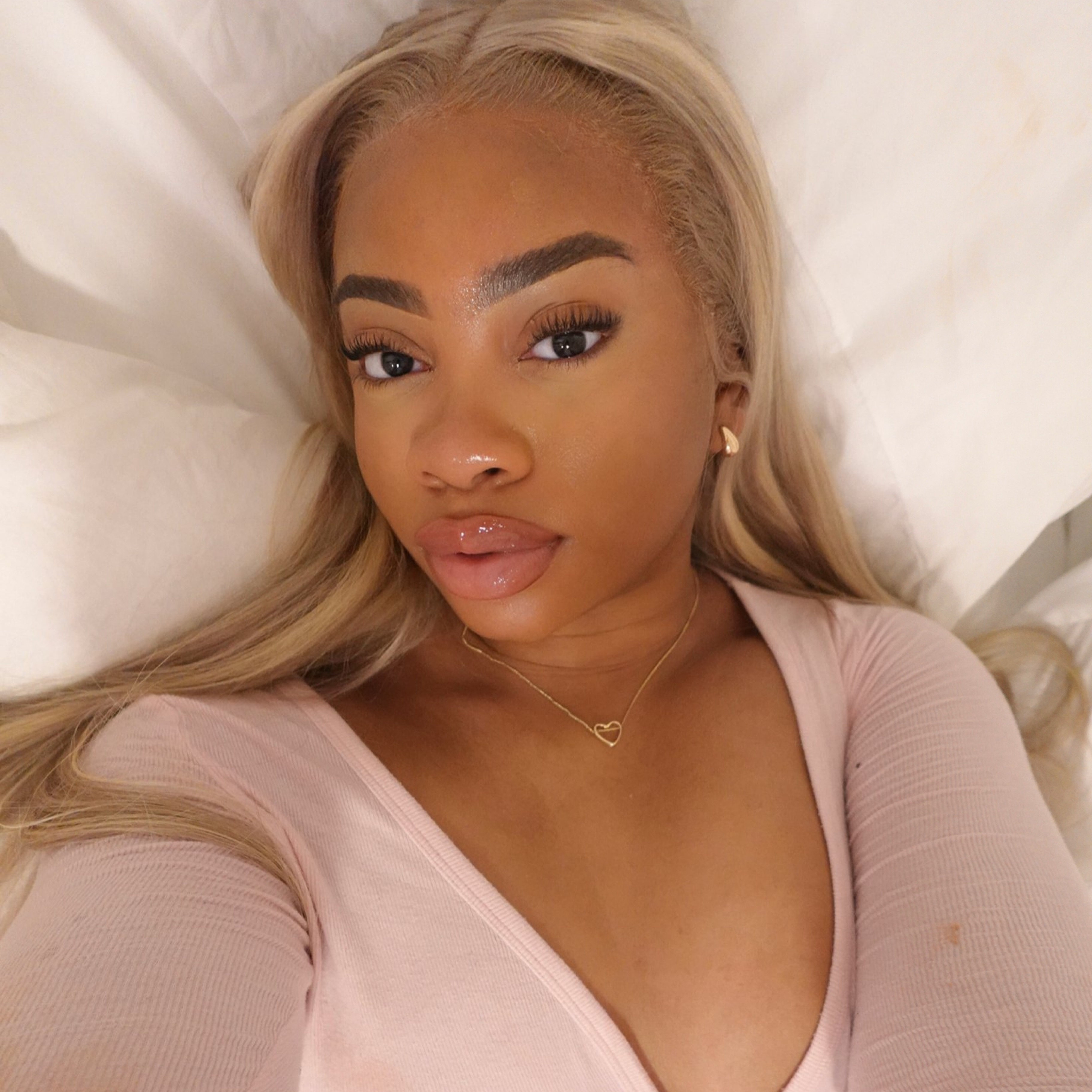 ♡ 13x4 Transparent P10/613 Straight Frontal | Megalook Hair thumbnail