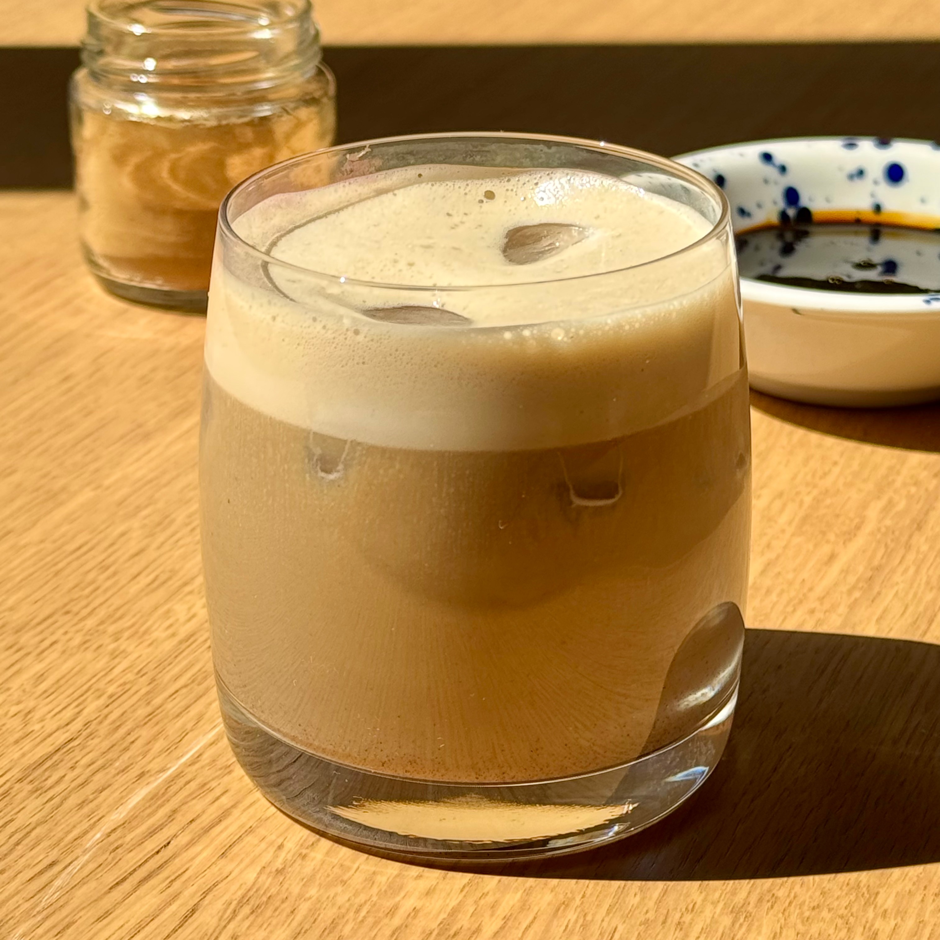 Κρύο τσάι latte με μελάσα thumbnail
