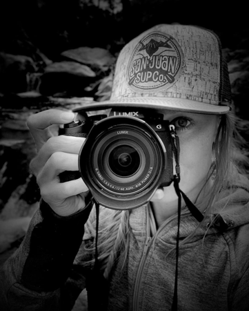 lesbian behind the lens || photography thumbnail
