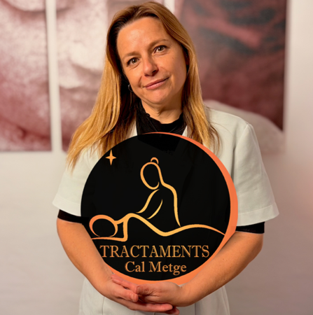 @tractamentscm on Instagram: "🙋‍♀️ Soc la Loli Robledo, massatgista terapèutica amb més de 25 anys d’experiència en el meu antic negoci “Natura Estètica” a Castellar del Vallés. 

Ara començo una nova etapa pel meu propi compte al centre mèdic de “Cal Metge” al centre de la vila de Castellar, en un espai acollidor i tranquil, per donar l’estona de relax i benestar que busqueu!

A partir d’ara em centraré únicament en: 

✅ Tot tipus de Tractaments Corporals + Facials 

✅ Indiba teràpia Corporal + Facial 

✅ Teràpies naturals

✅ Gran varietat de Massatges

Podeu trobar-me de dilluns a divendres a Cal Metge, on us atendran, informaran i donaran visita per posar-vos a les meves mans.💆‍♀️ 

Us hi espero! 🥰

🏥 Cal Metge
📍 Carrer del centre, 31. 08211 Castellar del Vallès. 
⏰ 9h - 13h / 15h - 20h
☎️ 937148613 
📱687706918
🌐 https://wa.me/message/POCSRTDJEAHPI1" thumbnail