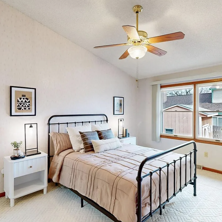 E 123RD DR thumbnail