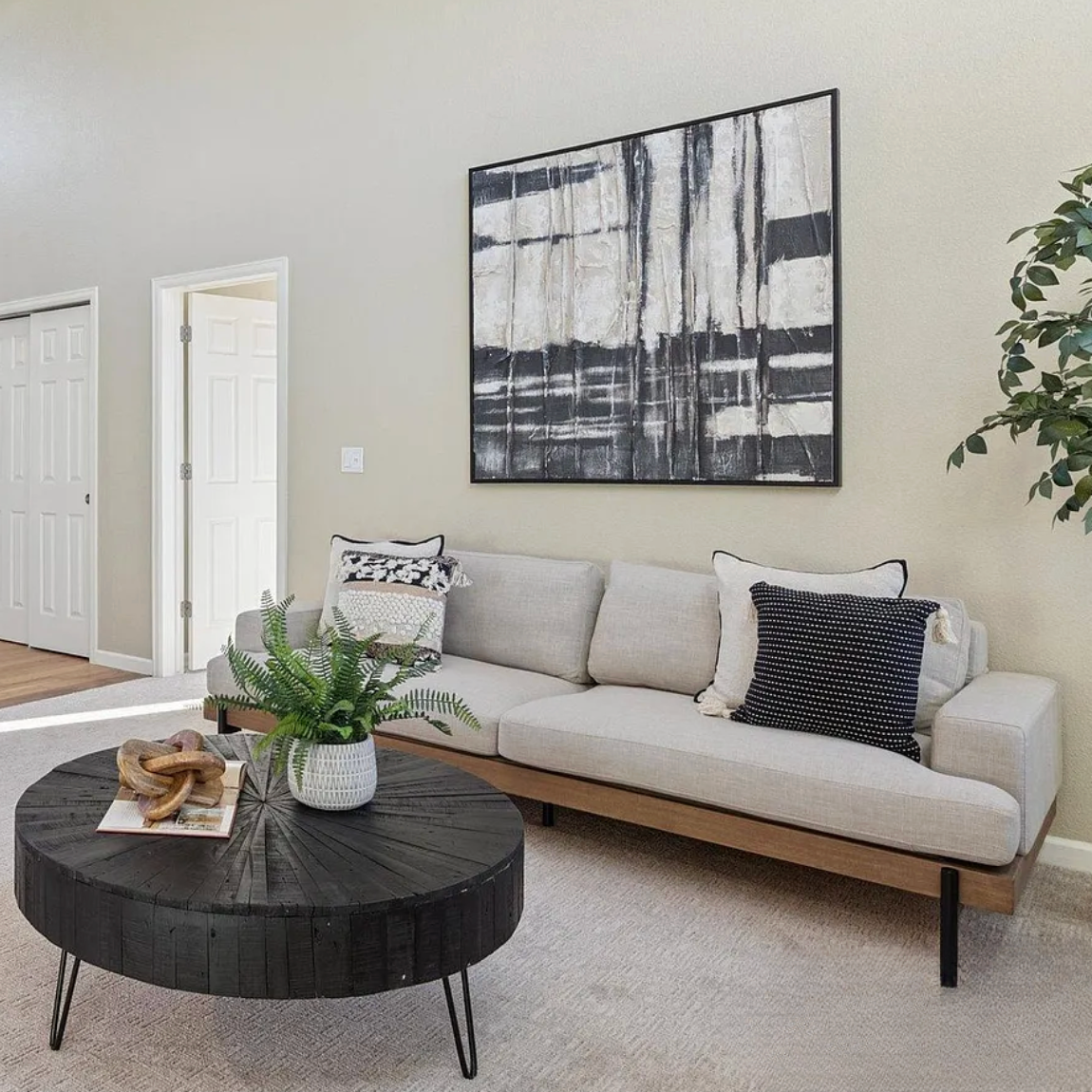 E 148TH PL thumbnail