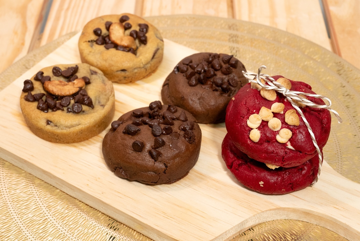 Cookies recheados 🧡

🔸Cookie de Red Velvet
🔸Cookie Banoffe
🔸Cookie de chocolate 

A partir de R$10,00