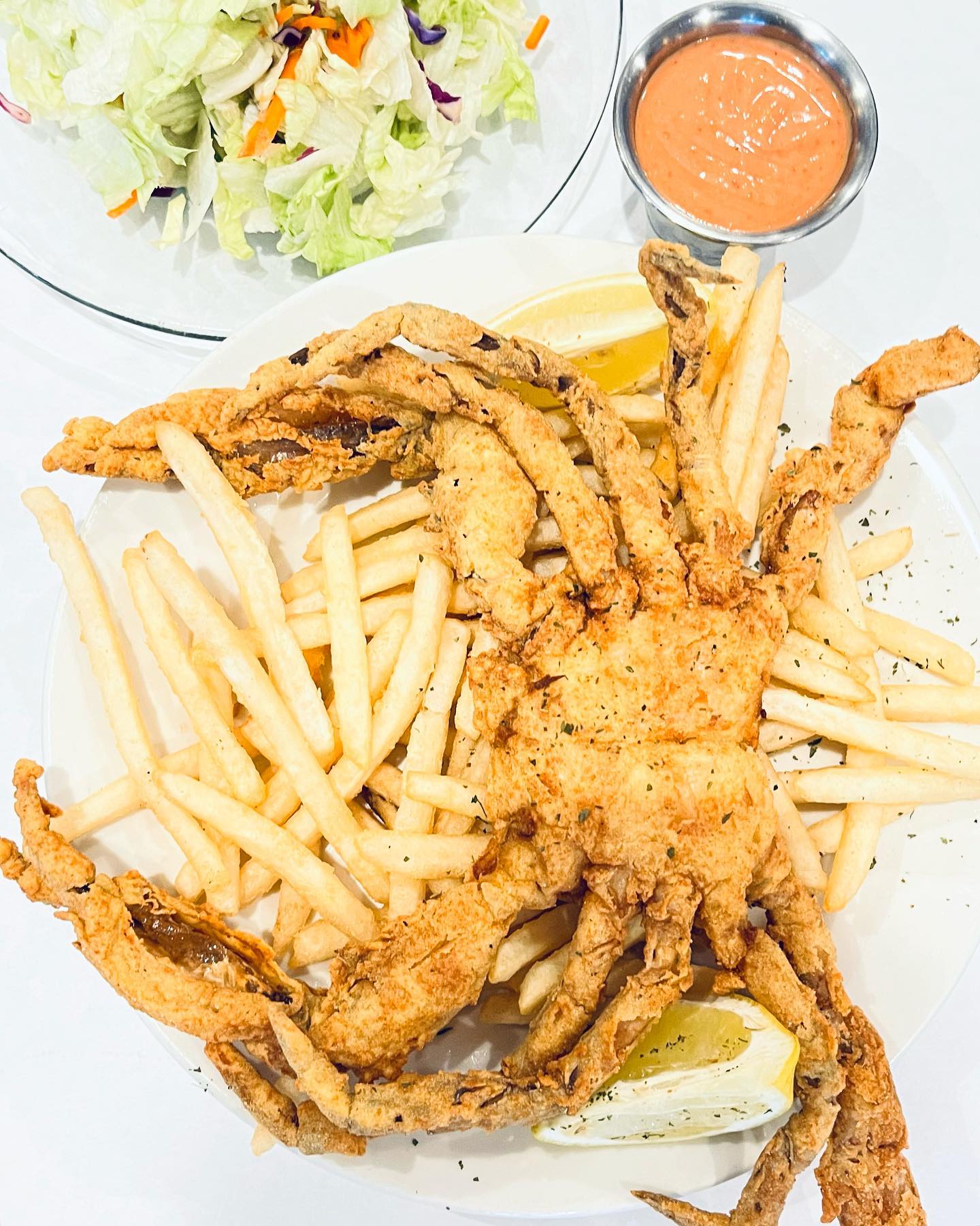 The biggest softshells in years have arrived! Fresh from Lake Borgne, these baddies are BIG and FAT 🦀🦀🦀 for a limited ti