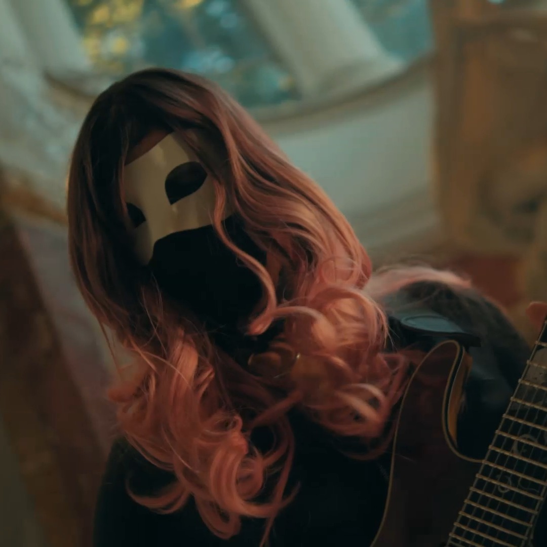 Watch 'Gravity' music video thumbnail