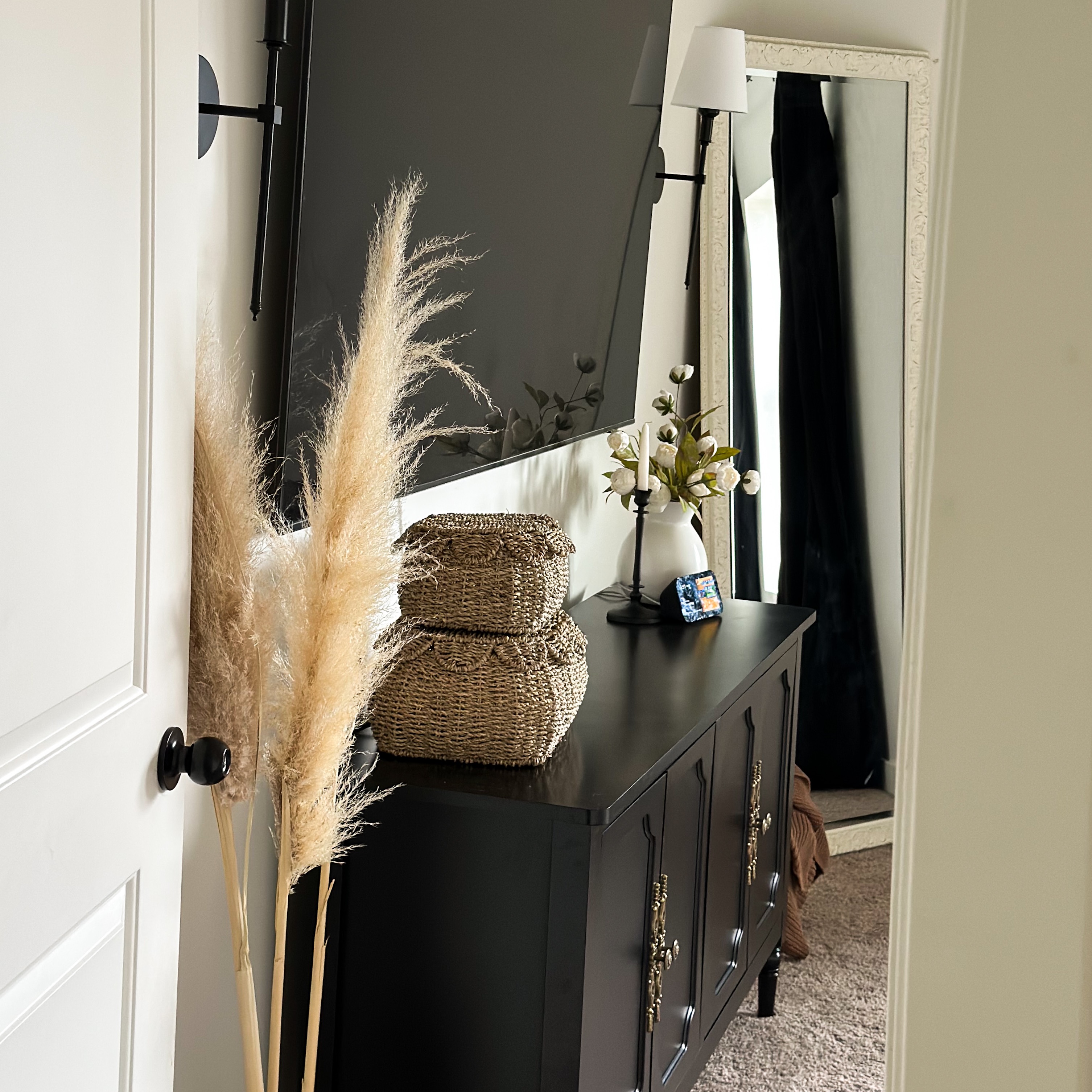 Bedroom sideboard table under 250$ thumbnail