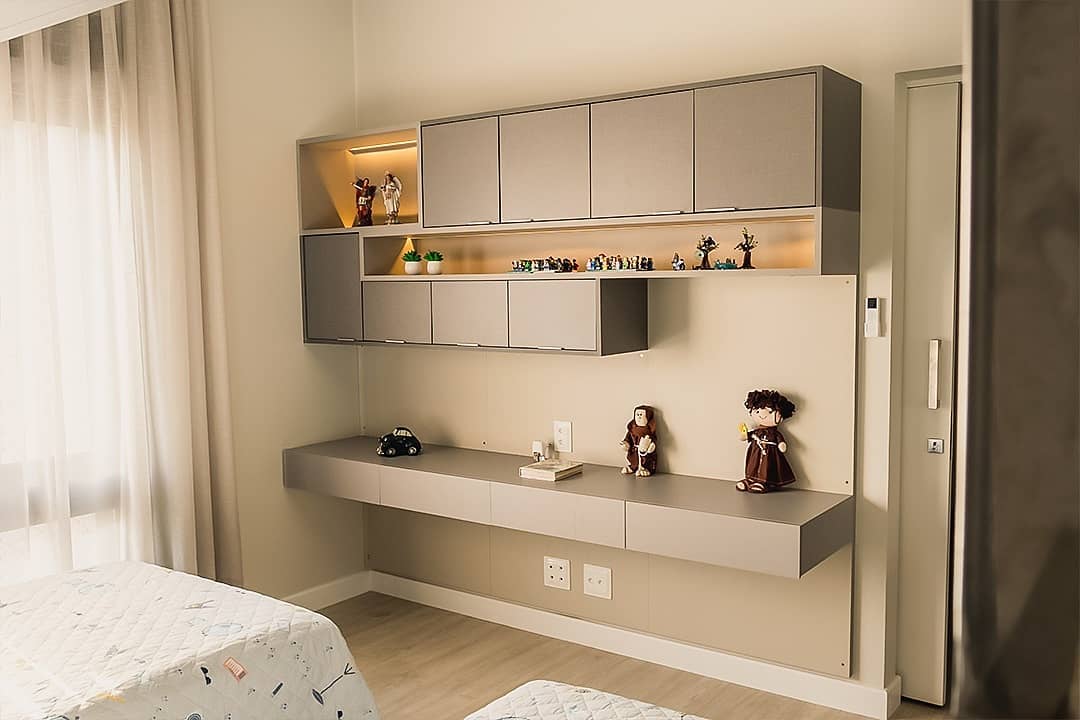 Conseguir guardar todos os brinquedos do seu filho e ao mesmo tempo manter o ambiente bonito pode parecer uma tarefa dif