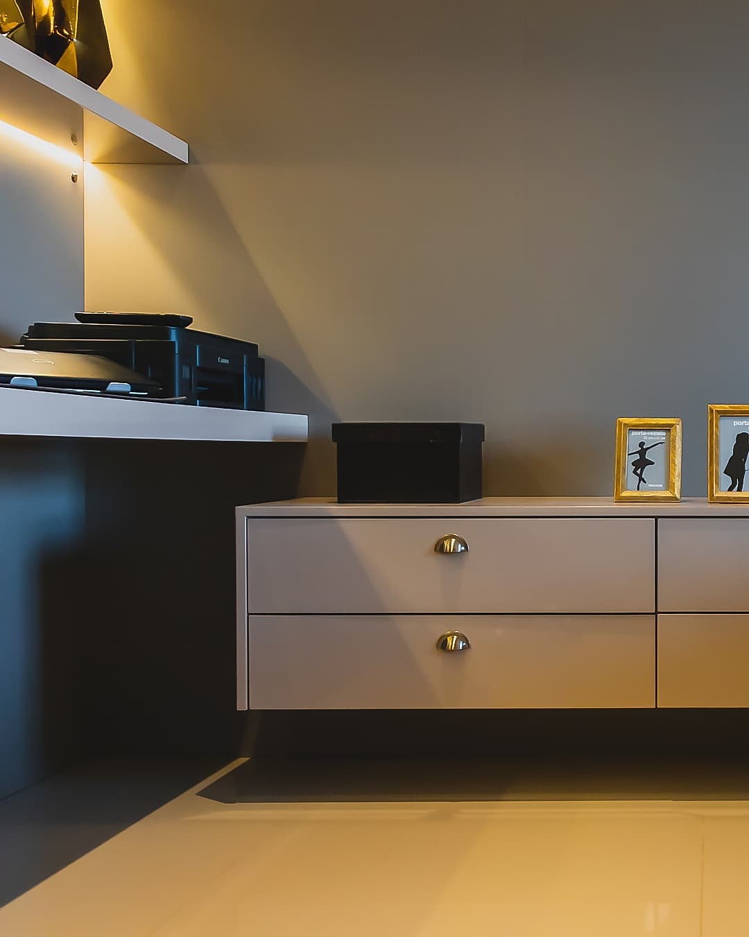 Cada cantinho da nossa casa merece todo cuidado do mundo, no seu quarto não poderia ser diferente não é mesmo?
Nessa mes