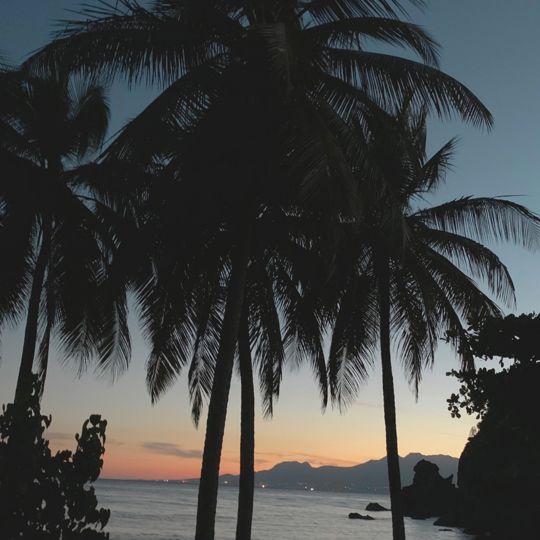 Yoga au coucher du soleil 🌅 thumbnail