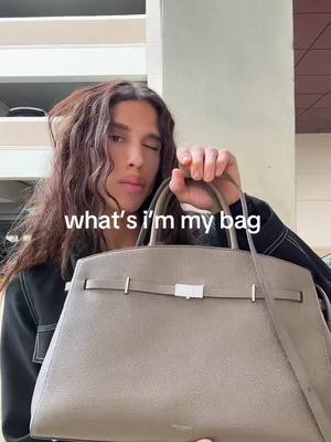 #whatsinmybag #fyp #aesthetic #beautytips 