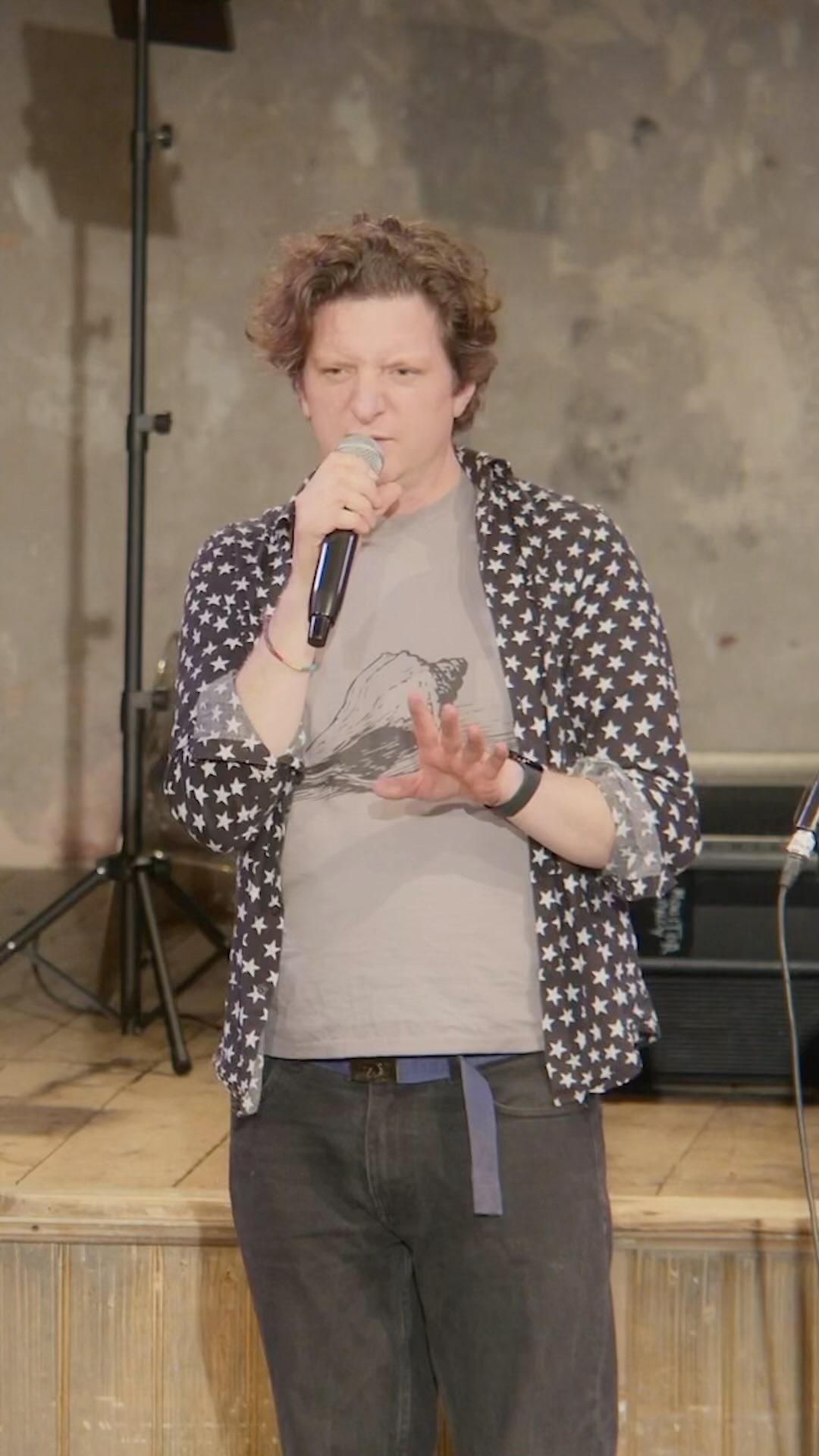 A lesson in how to clap!

Can’t believe it’s been a month since my first ever live podcast recording/gig at the iconic W