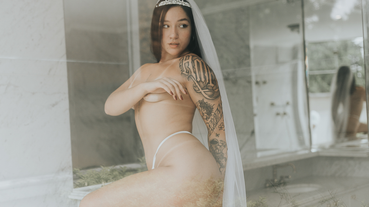 Bi Mejia — Bio Site