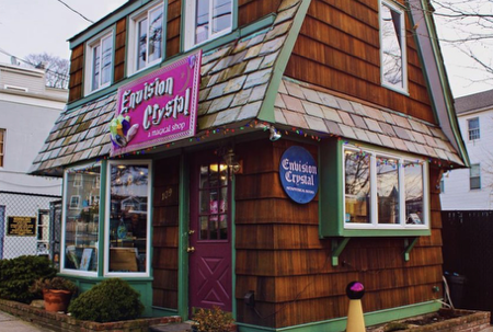 📍Find us : Port Jefferson thumbnail