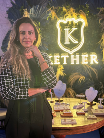 Vendedora Carol  thumbnail