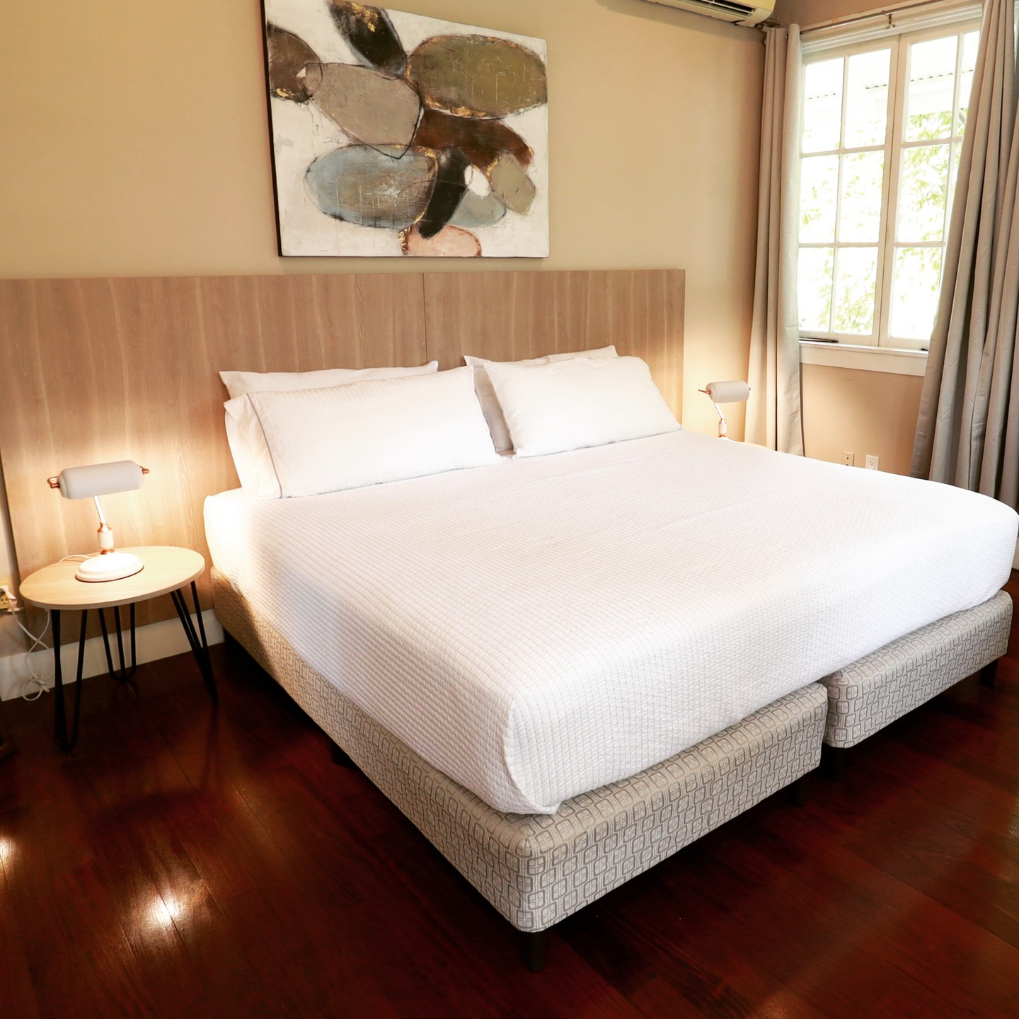 ¡Amplias habitaciones para tu confort en Casa Randa, Panamá! 🛏️✨ Perfectas para el descanso y la relajación. ¡Reserva ah