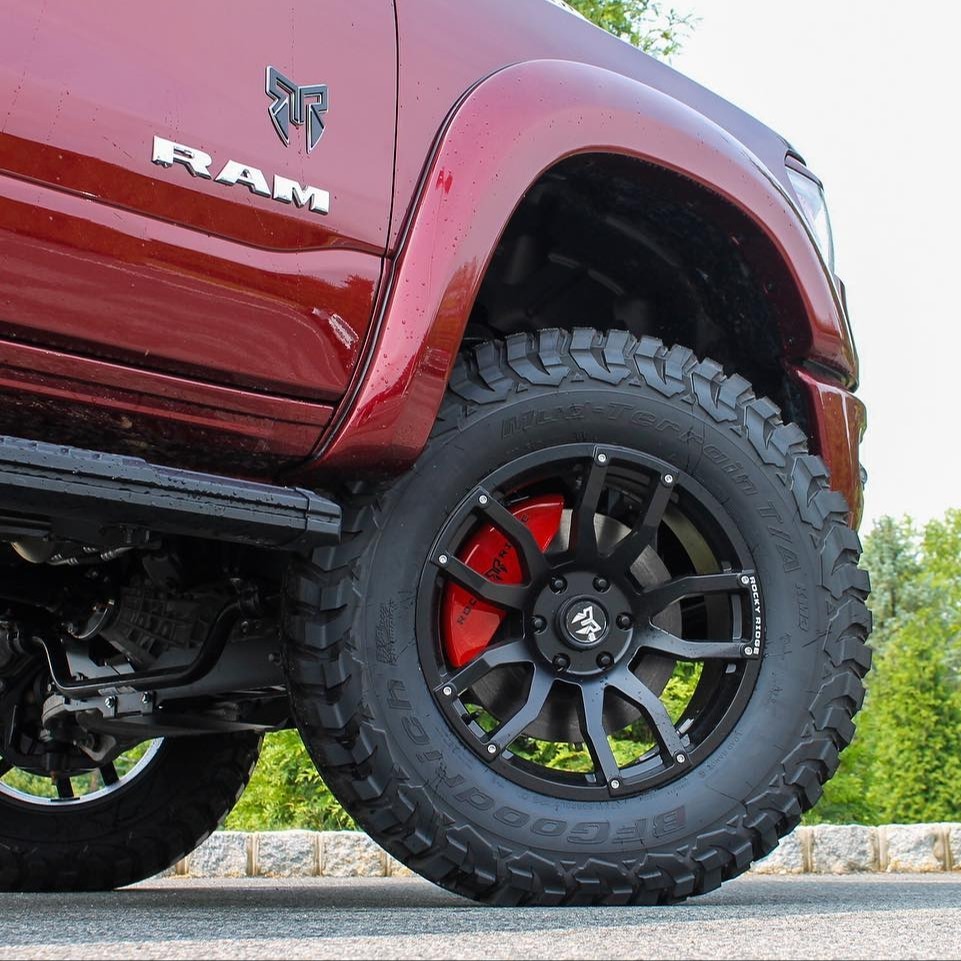 This Rocky Ridge Ram giving those warm and fuzzy feelings 🥰

Repost form @rossichryslerdodgejeepram

#rockyridgetrucks #