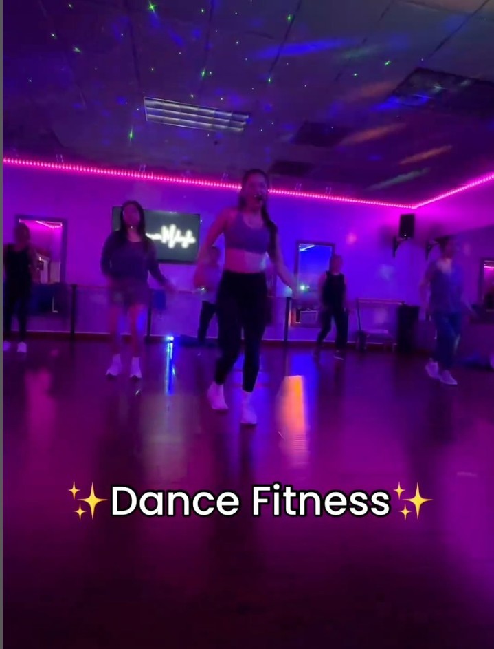 Add a little sugar and spice to your workout routine with Dance Fitness 🥵✨

.
.
.

🥳 JAMS dance content is happening now
