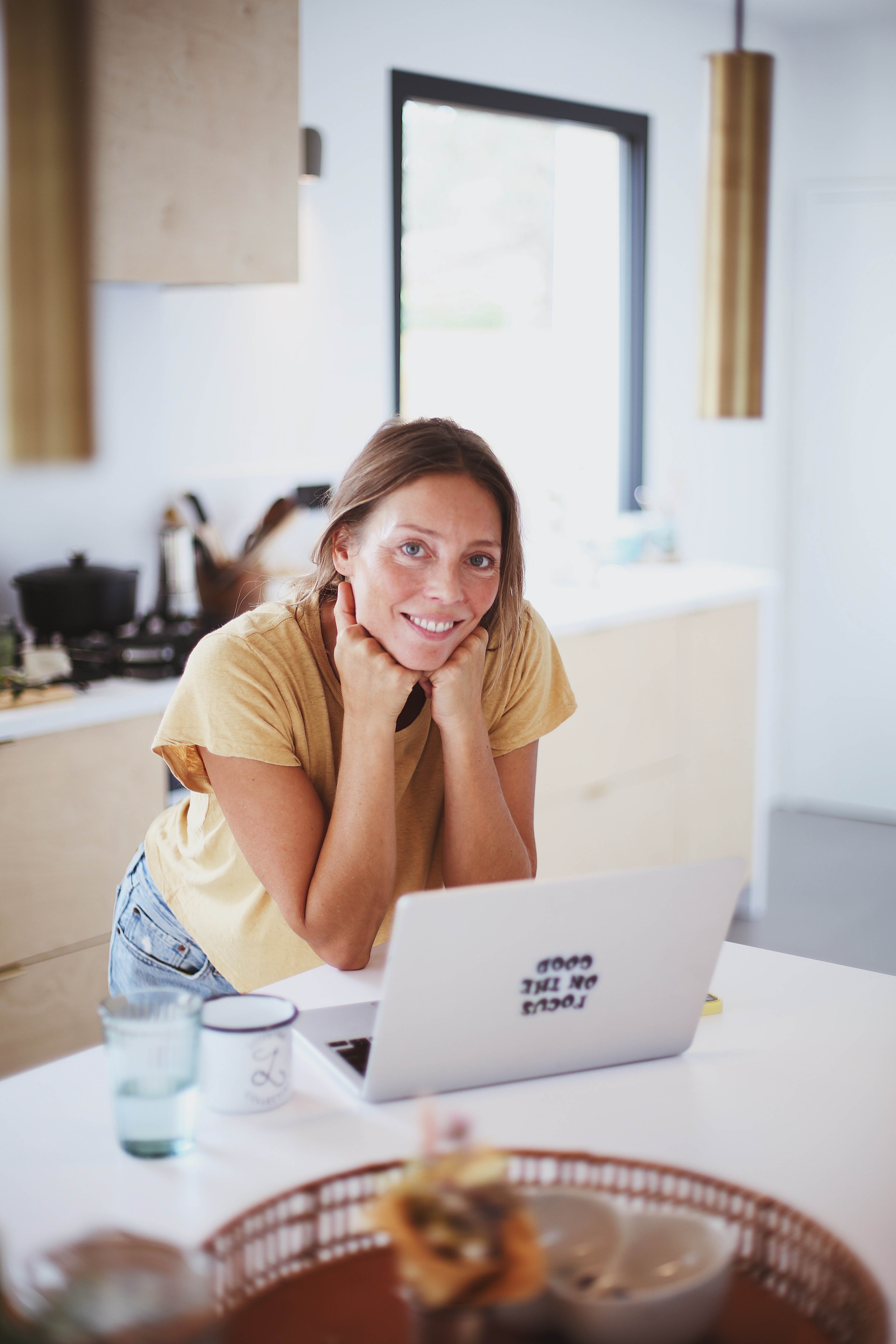 🆓  Appel gratuit de 15 min : Tu n’as jamais fait de yoga du visage et tu voudrais savoir en quoi cela pourrait aider à améliorer l’état de ta peau? Cet appel sert à répondre à tes questions!&nbsp;Si tu as les problèmes tels que : Rides du lion, gonflements des paupières, poches ou cernes autour des yeux, joues gonflées, double menton, mâchoire tendue, sillon nasogénien, asymétrie du visage, acné, peau terne… Si tu souhaite :  Effacer les rides d’expression, défatiguer tes yeux, retrouver un regard vif et pétillant et une peau douce et éclatante, tonifier et illuminer ton visage, pulper tes lèvres, enlever les tensions de ton visage liées au stress et à l’anxiété. Cette offre gratuite comprend 1 consultation de 15 min. thumbnail