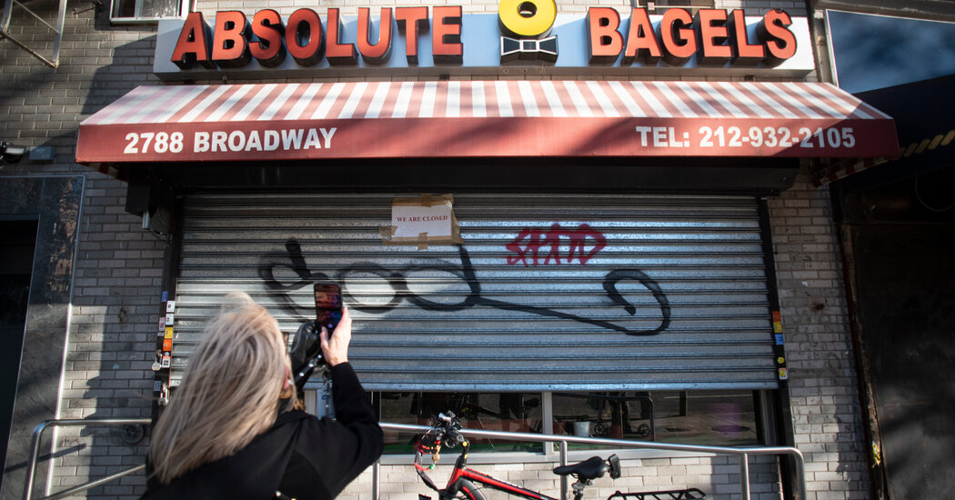 A Bagel Shop Closed, and the Upper West Side Is Absolutely Losing It (NYT) thumbnail