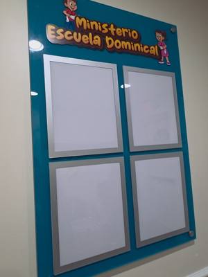 Acrílico para tus anuncios.  ..#giftideas #livehighlights #signsprinting 