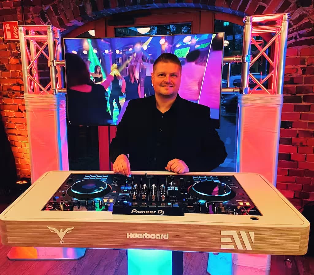 Two-Music - DJ | Productburst thumbnail