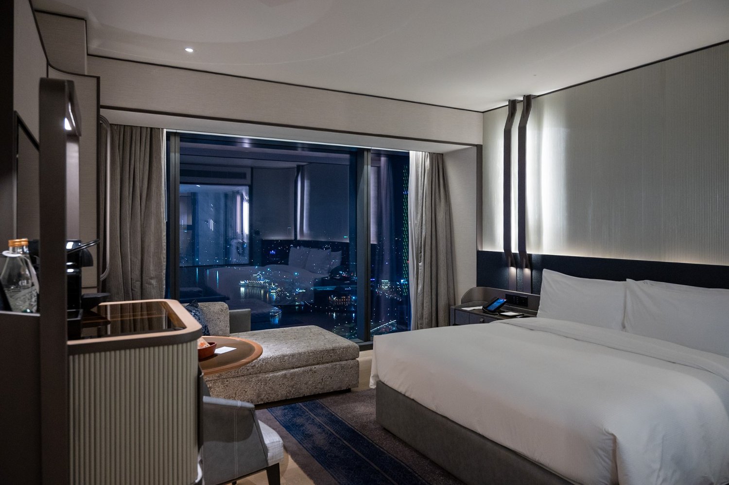 Hotel Review: Hilton Saigon (Executive Room) — The Shutterwhale thumbnail