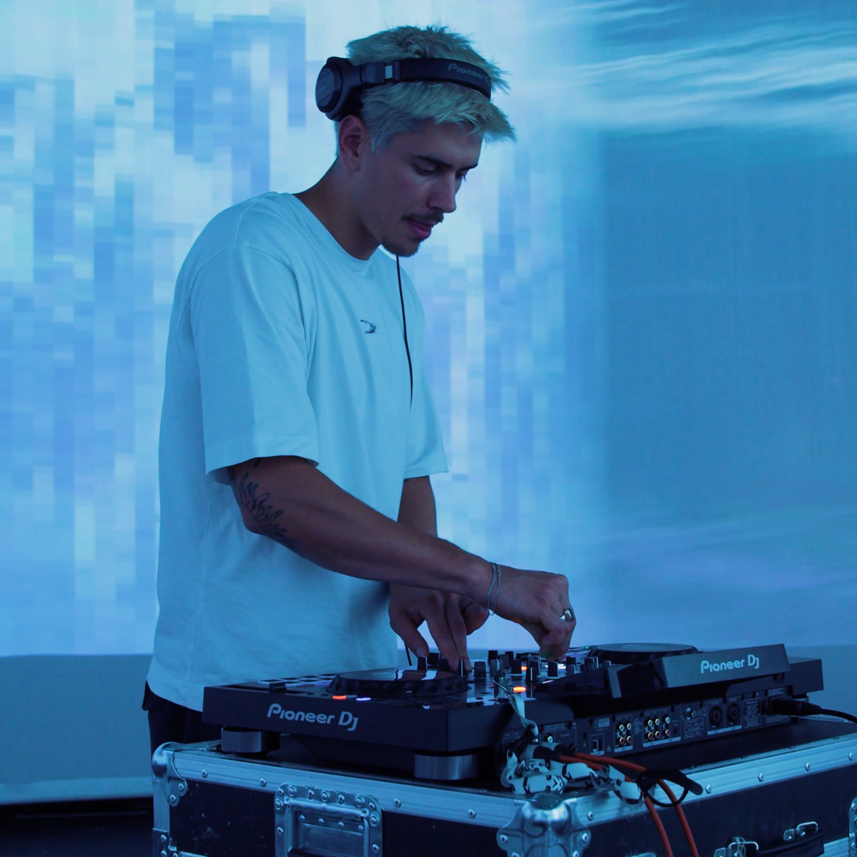 1 Hour DJ Set in Immersive Visual Dome thumbnail