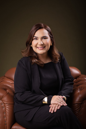 Nelly Sampaio - Cirurgiã dentista, especialista em cirurgias faciais e otomodelação thumbnail