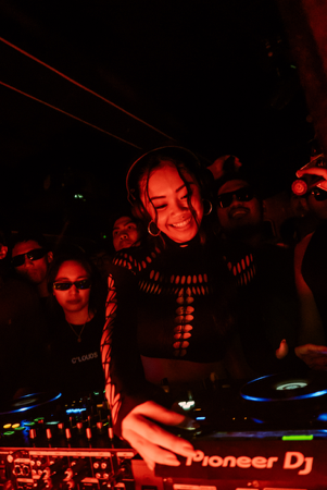 2025 YEAR ENDER SETS thumbnail