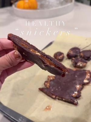 I want to eat them alllllll 😭 #healthysnickers #daterecipes #healthydessert 