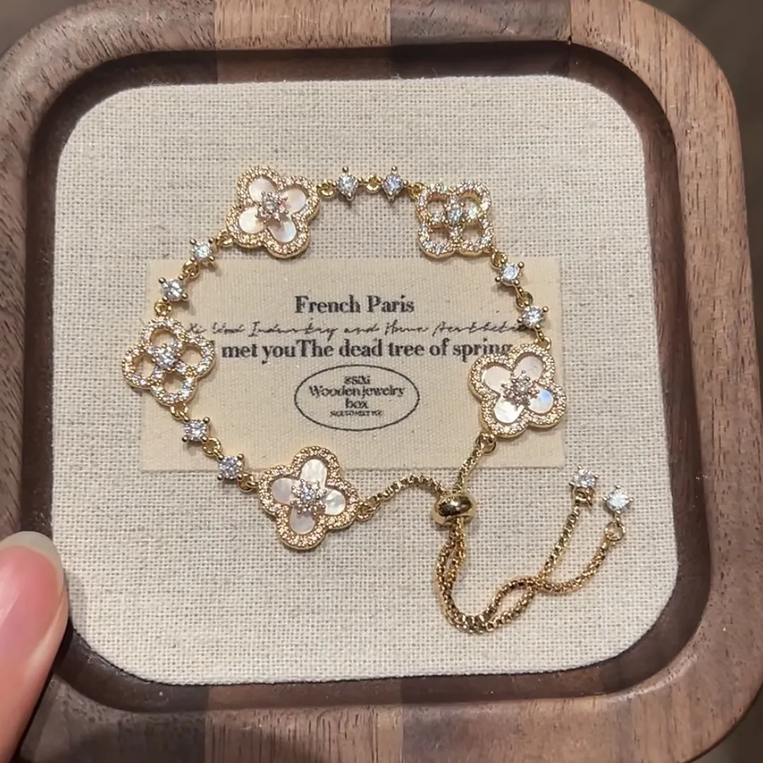 Gold or Silver Tone Clover Bracelet thumbnail