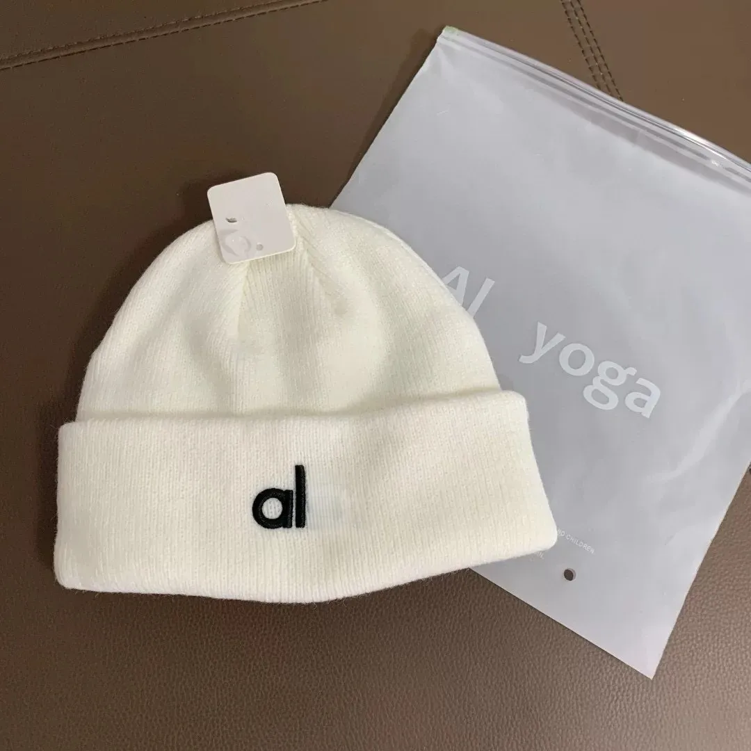 ALO Beanie thumbnail