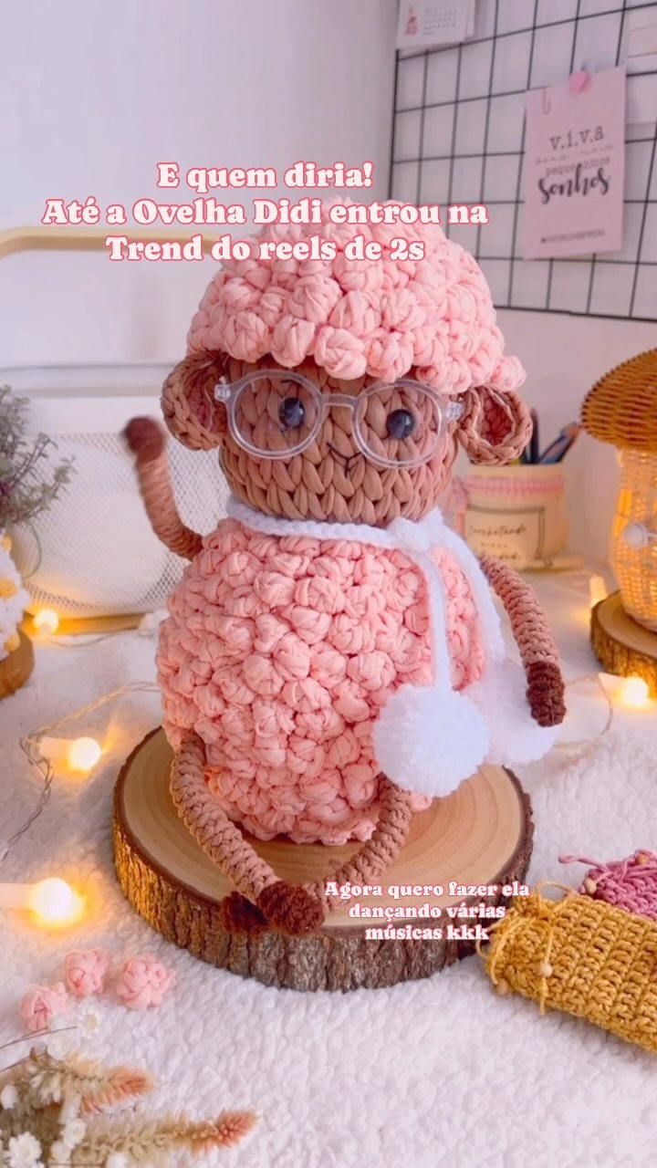 ♡ Confesso que quando gravei este reels eu só queria ficar mexendo os bracinhos da Didi ao som de várias outras músicas 