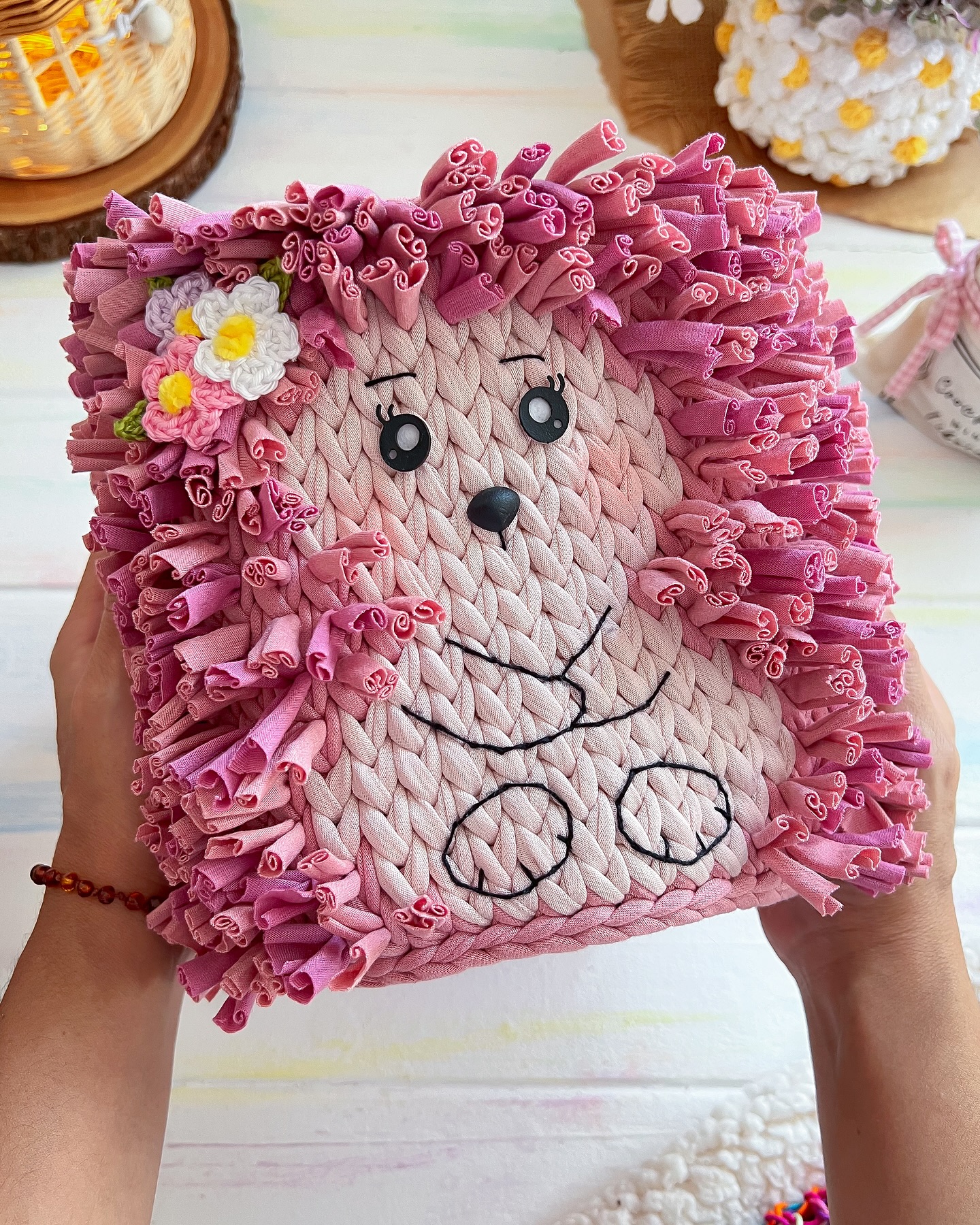 (❀◠ ◡ ◠) O que fazer quando a artesã se apaixona pela peça que a cliente encomendou?

⇢ Fala se não é uma peça apaixonan