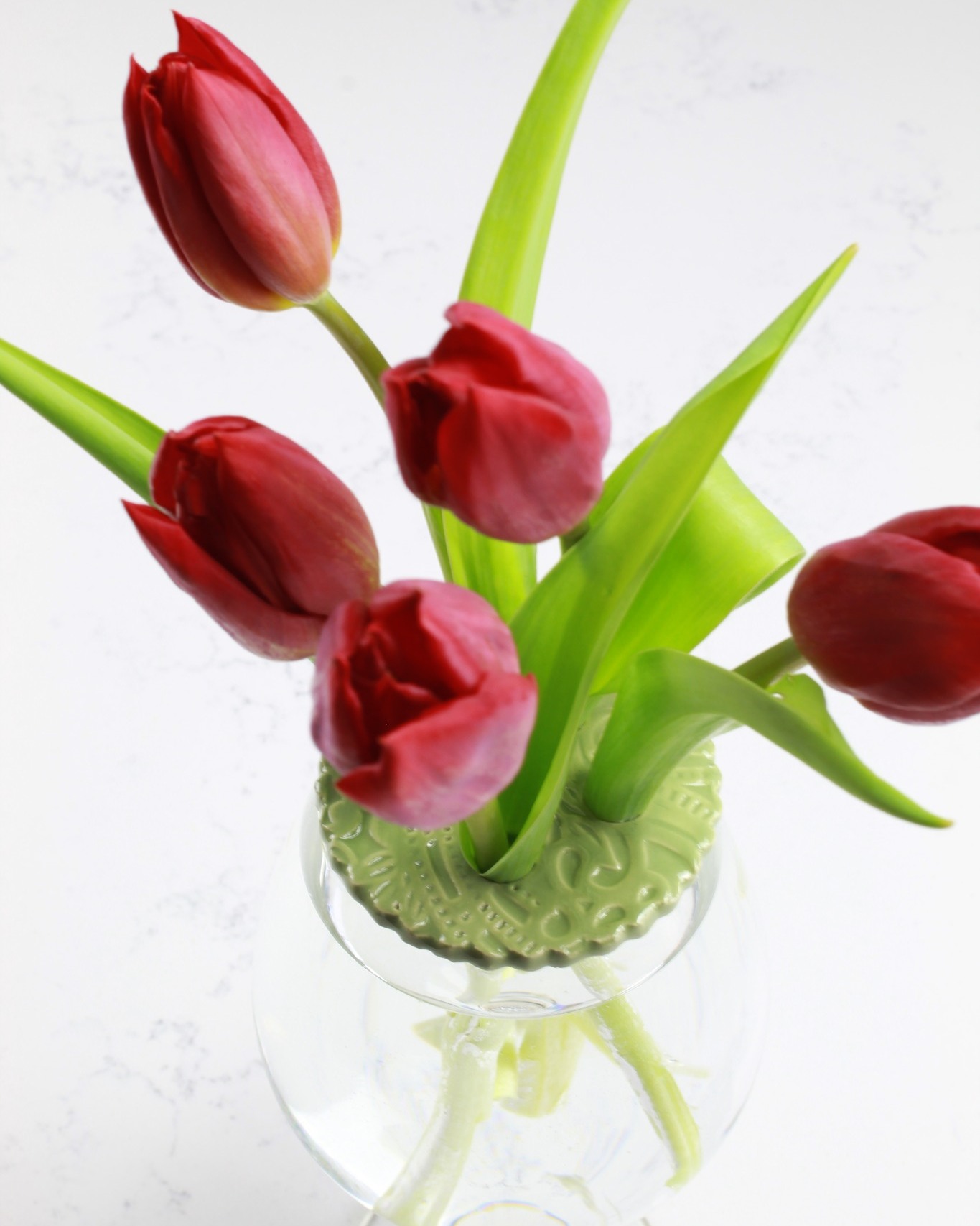 SPRING FLOWER ALERT!!

Elevate your floral arrangements with our handmade Flower Frog Set, meticulously crafted in Penns