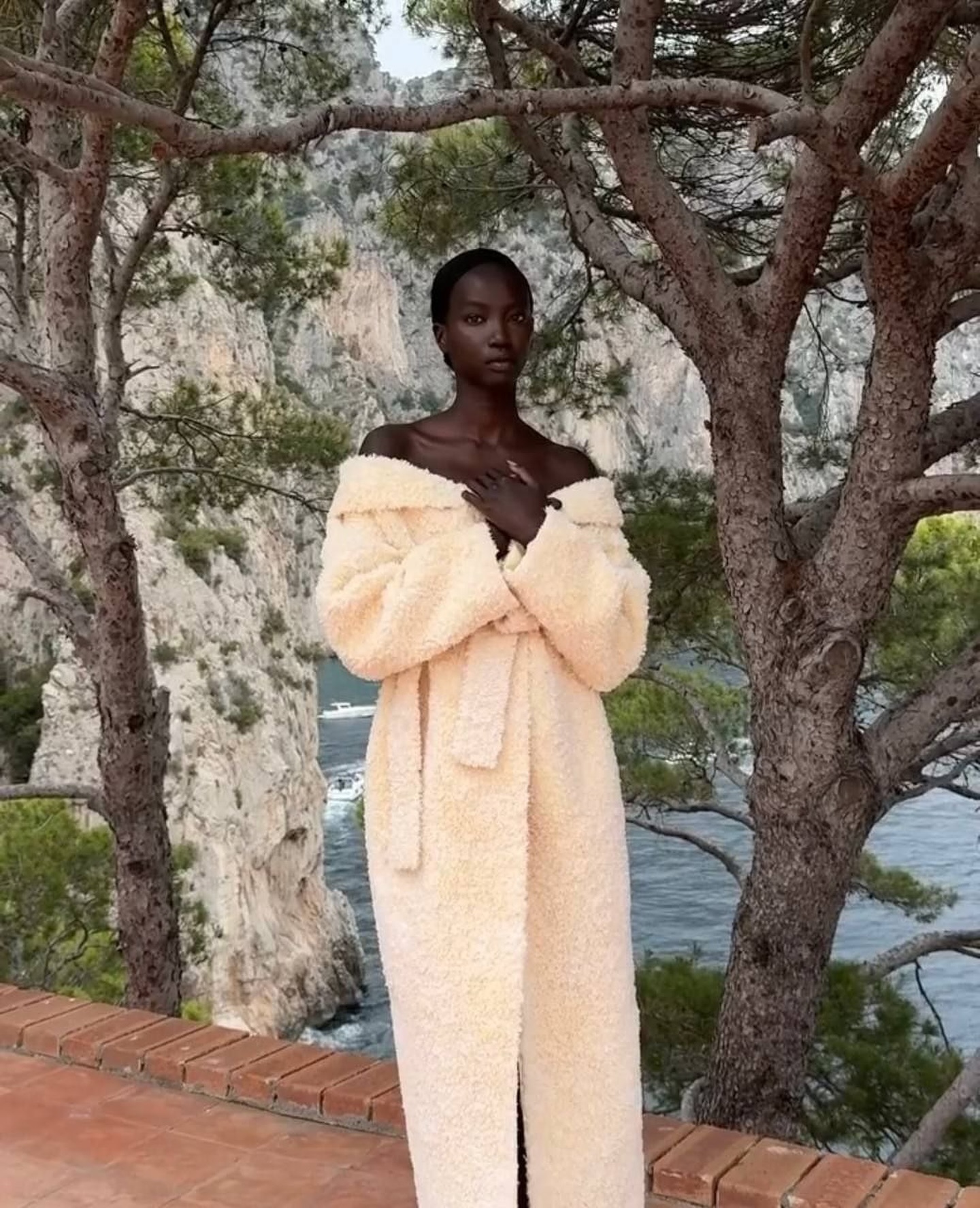 Stunning collection dedicated to @jacquemus 15th anniversary😍🤍

#weddinginspiration #weddingfashion #weddingstyle #weddi