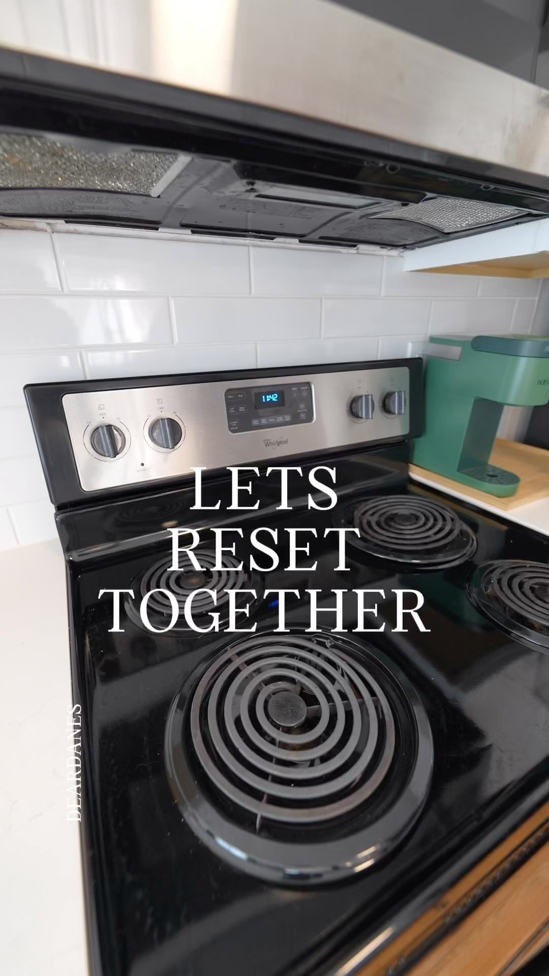 Let’s reset together! 🫶🏻🧼 

#housereset #reset #housecleaningtips #cleaninghacks #cleaning #asmr #cleantok #organized #v