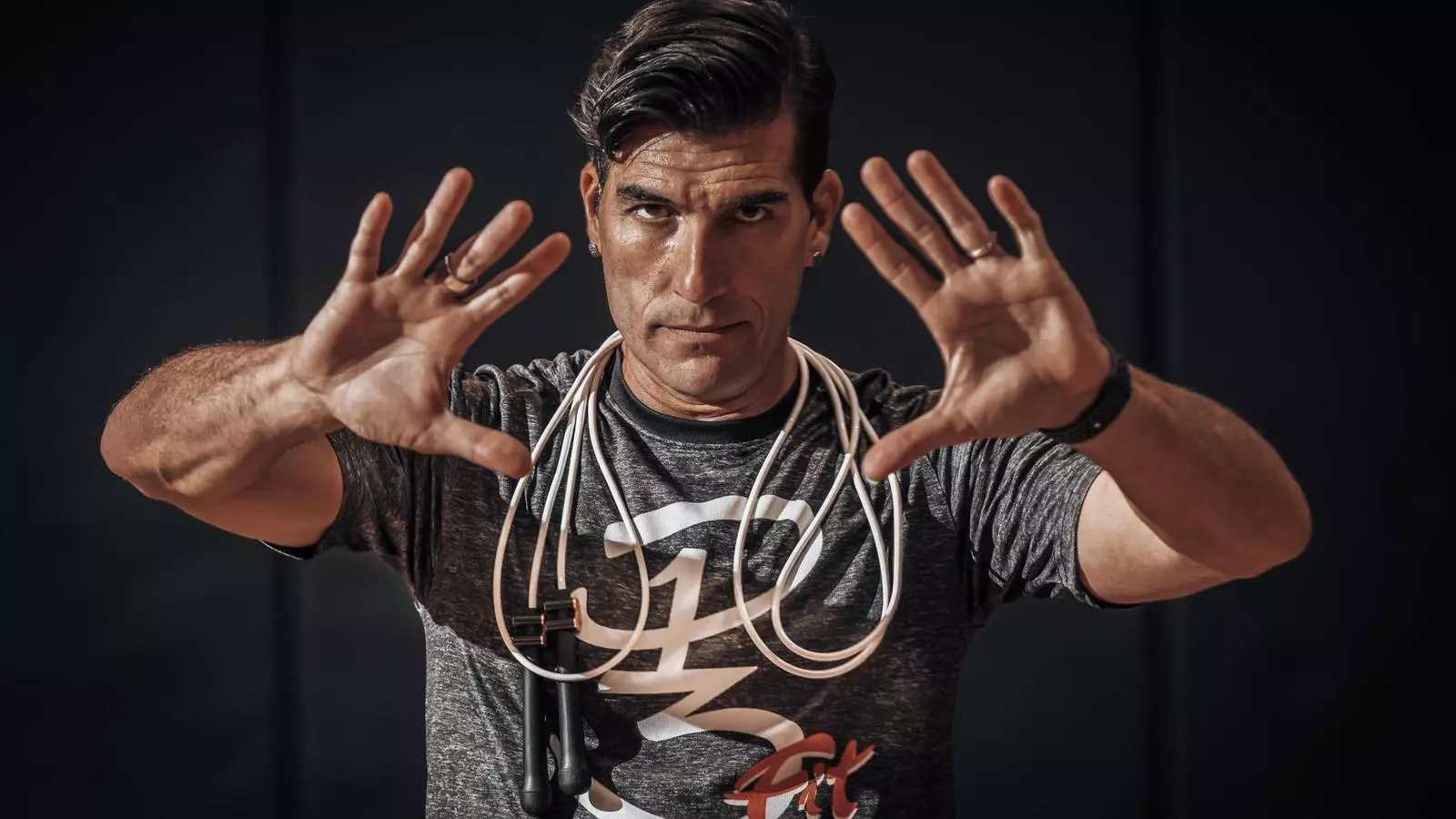 Reportatge: La nova vida de Pinto, el millor amic de Messi al vestidor del Barça thumbnail