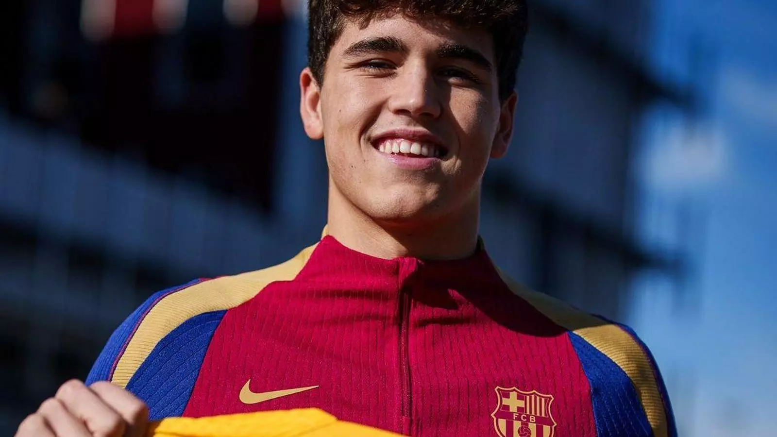 Pau Cubarsí: el fill de fuster que irromp al cor de la defensa amb només 17 anys thumbnail