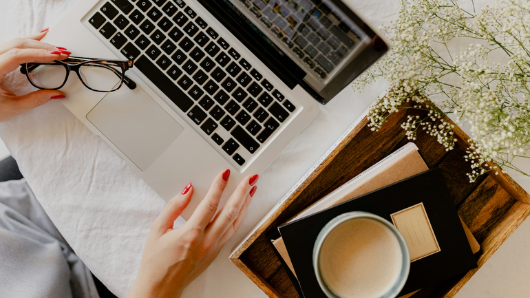 Atelier gratuit "te reconcilier avec l’argent & le marketing" thumbnail