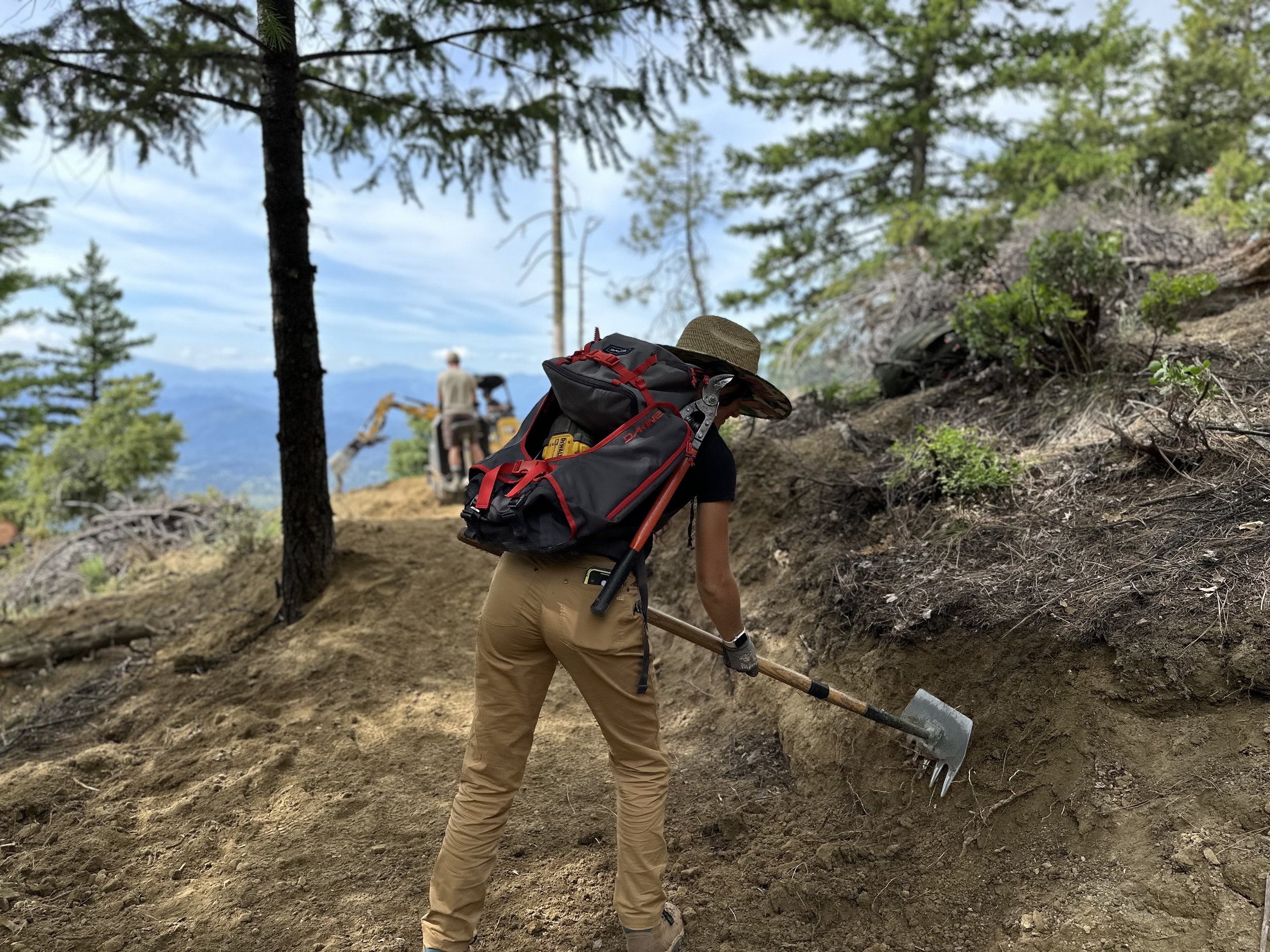 Field Test: Dakine 25L Builder Pack on a 5-Mile Trail Build Project thumbnail