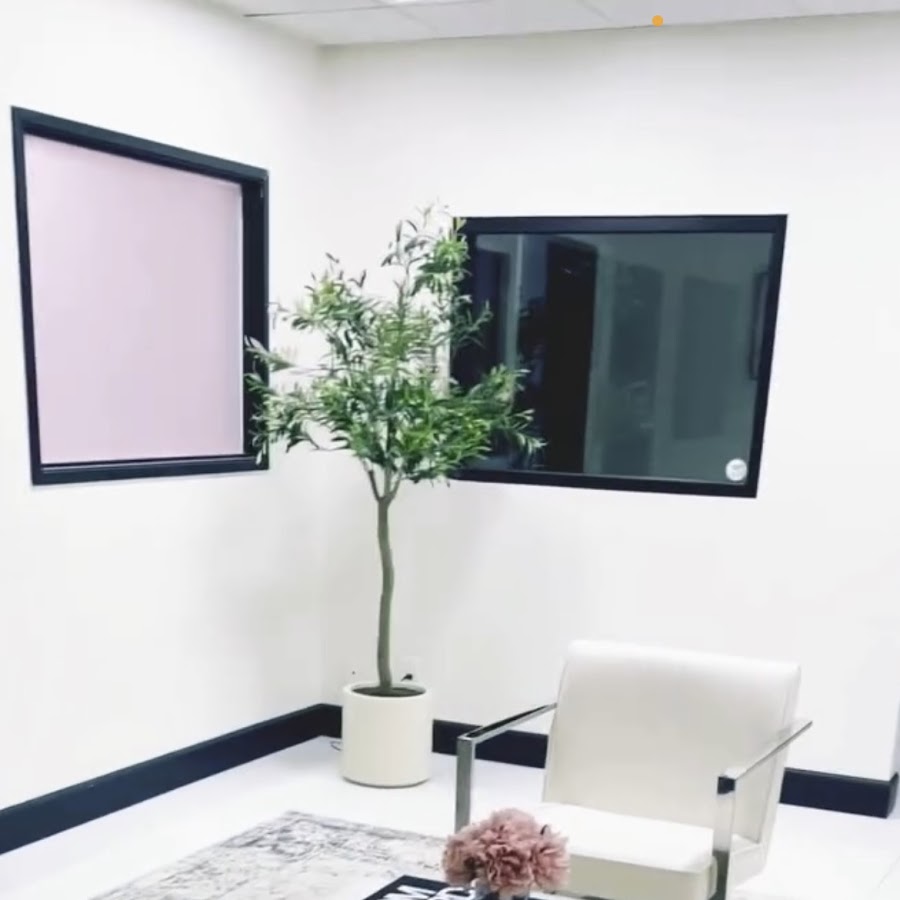 21601 Vanowen St Suite 203. Woodland Hills, Ca.  thumbnail