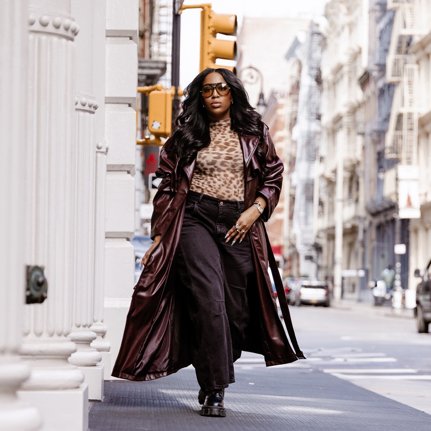 Not playing fair for fall🍁 

Outfit Details 
Coat: @Asos
Top: @Zara
Denim: @freepeople 
Boots: @prada 
Sunnies: @newbott